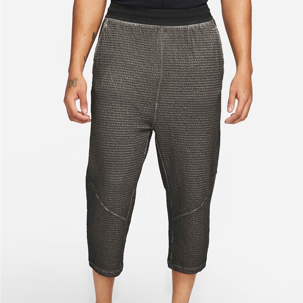 Nike Dri-Fit Yoga Men's 3/4-Length Pants- NWT DD2178-060 MSRP $90